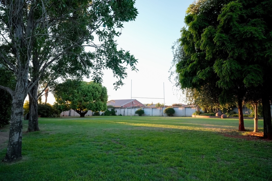 4 Bedroom Property for Sale in Wilkoppies North West